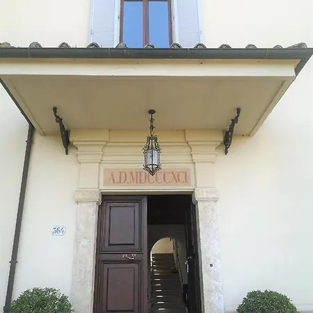 Bed & Breakfast Maison Tuscany