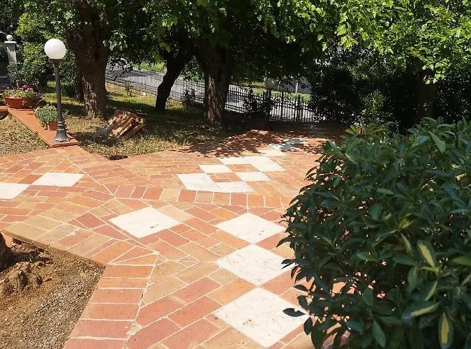 Maison Tuscany לינה וארוחת בוקר סינאלונגה